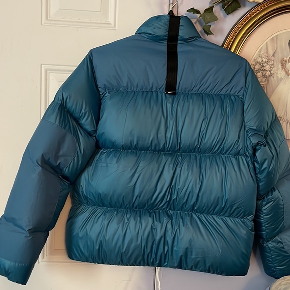 COPY - NIKE Blue puffer coat. NWT - Picture 3 of 5